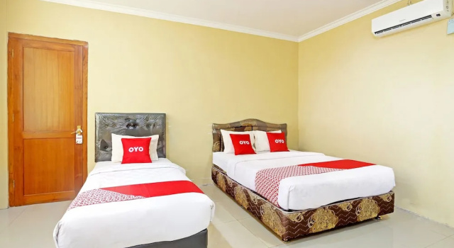 Трёхместный номер Superior с балконом RedDoorz At Hotel Pakem Sari Kaliurang