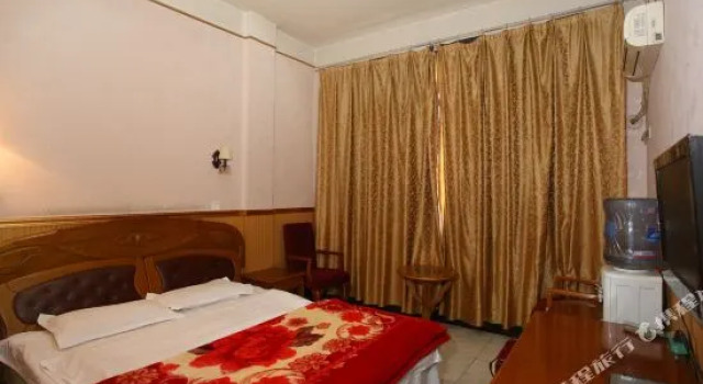 Longteng Hotel (Chengdu Shuangliu Square Branch), Boek Hotel Hotels in Chengdu met parkeren, Parkeren