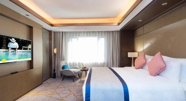 Двухместный номер Deluxe Golden Tulip Shanghai Hongqiao- A Louvre Hotel