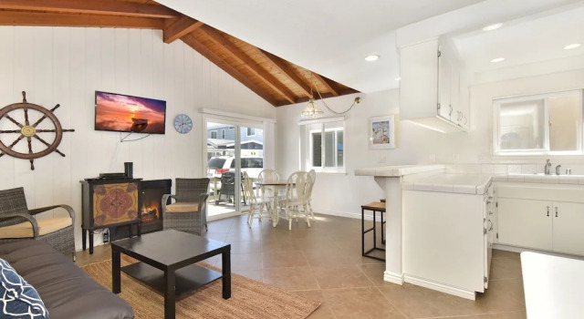 129 27th St Yipa 1 Bedroom Duplex