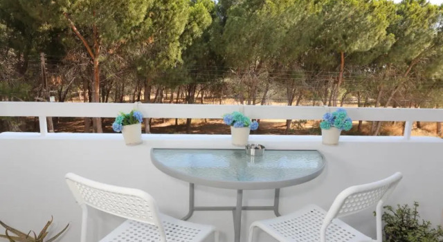 Апартаменты Cozy Holiday Apartment In Larnaca Near Foinikoudes