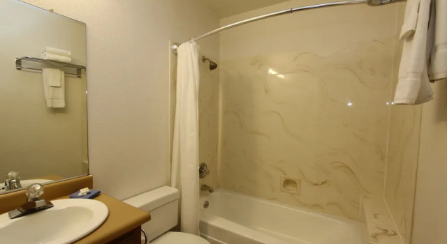 Четырёхместный номер Standard Amador Hotel