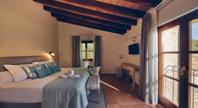 Полулюкс Hotel Rural Es Riquers