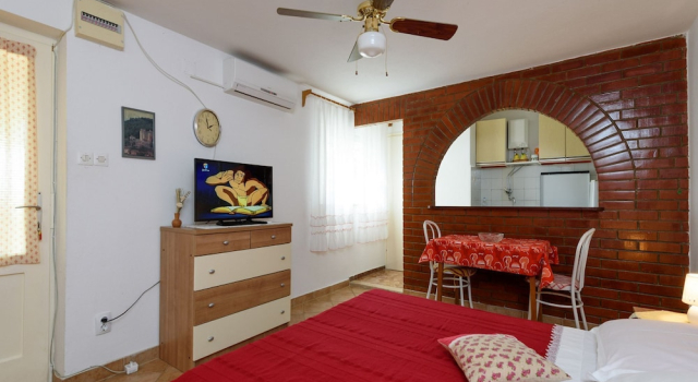 Студия Apartments Mihaela