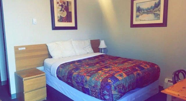 Номер Economy Red Rest Motel