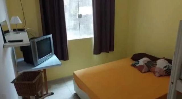Кровать в общем номере Hostel Ta em Casa