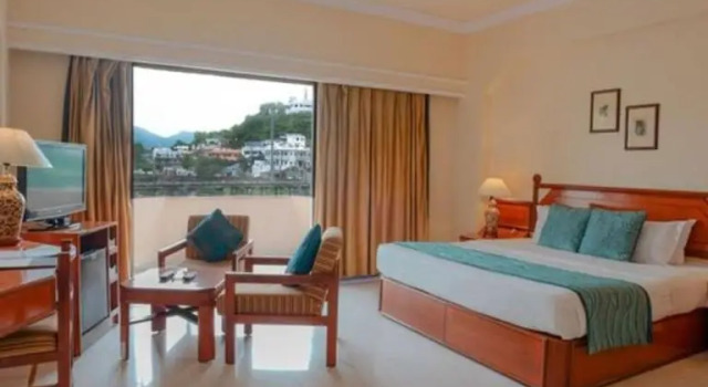 Номер Superior с балконом и с видом на озеро Rajdarshan - A Lake View Hotel in Udaipur