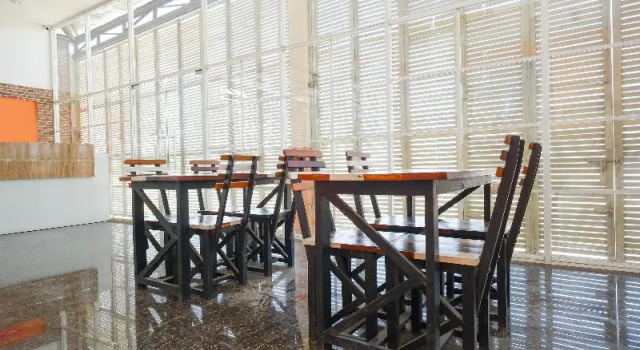 OYO 1250 Unta Residence, Rezervovat Hotel Hotely v Semarang s parkováním, poblíž Semarang Grand Mosque, Parkování