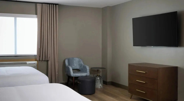 Двухместный люкс с 2 комнатами Four Points by Sheraton Englewood Centennial Airport