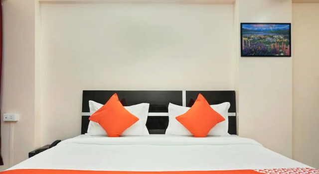 OYO 27667 Sai Inn