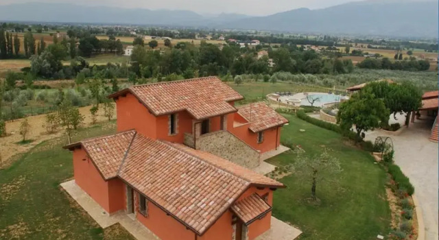 Коттедж Casa Vacanze a Bettona con Giardino