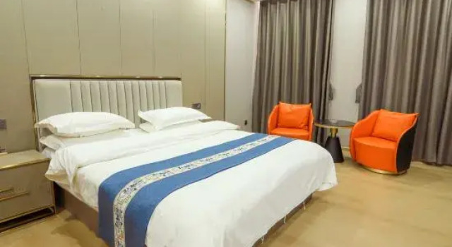 Yue Hotel, Rezerwuj Hotel Hotele w Qujing z parkingiem, Parking