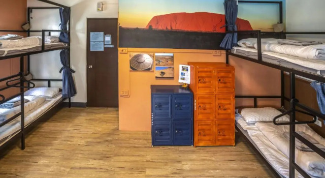 Кровать в общем номере 123 Cheers Hostel