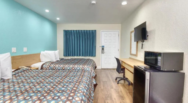 Четырёхместный номер Standard Vagabond Inn Buttonwillow North I-5