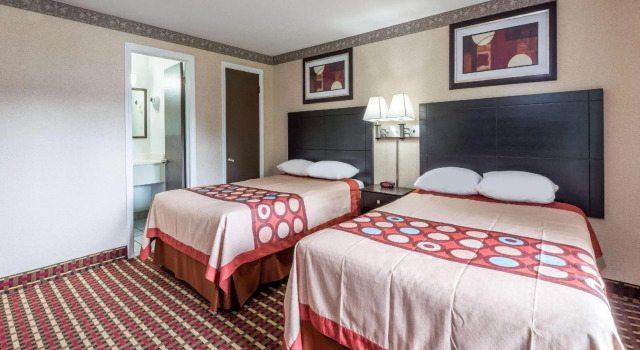Четырёхместный номер Standard Super 8 by Wyndham Old Saybrook