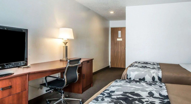 Четырёхместный номер Standard Sleep Inn & Suites Mount Vernon