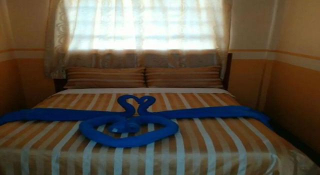 Coconut Palm Hotel, Varaa Hotelli Hotellit Nyeri aamiaisella, Aamiainen