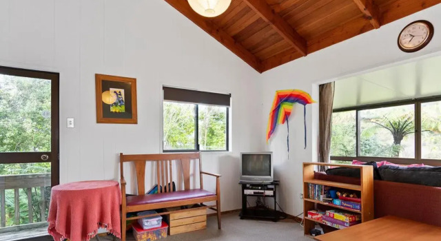 Riverview Retreat - Cooks Beach Holiday Home, Забронировать Отель Кукс-Бич Coromandel Peninsula