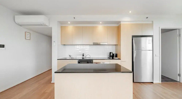 Апартаменты Stylish 1-bed Flat With Pool, BBQ & Sauna Access