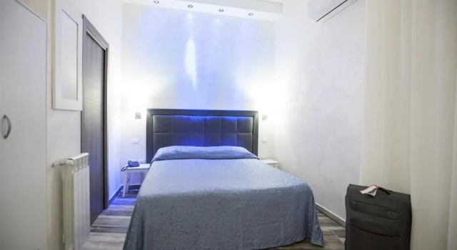 Двухместный номер Standard Napoli Garibaldi Square