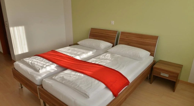 Motel zum Hirschen Wollerau, 预订 汽车旅馆 Wollerau Lake Zurich
