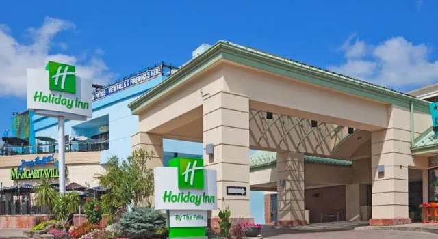 Кровать в общем номере Holiday Inn Niagara Falls-By the Falls by IHG
