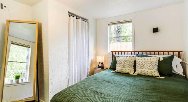 Cozy Oklahoma Getaway w/ Covered Patio, Buchen Sie Ferienhaus Cottages in Norman, Cottage