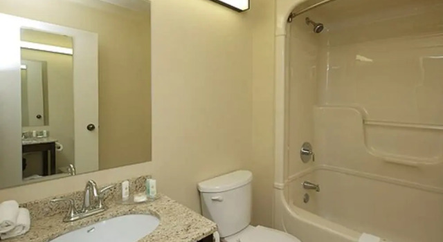 Четырёхместный номер Standard Цокольный этаж Comfort Inn