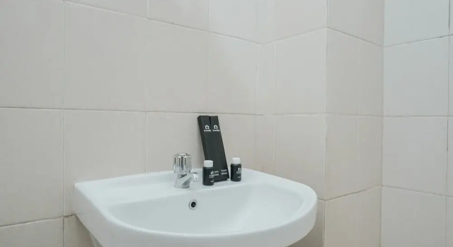 Апартаменты Deluxe Cozy Living 1Br At Tifolia Apartment