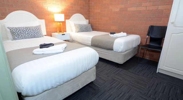2 makuuhuonetta Standard Perhe huone Bendigo Goldfields Motor Inn