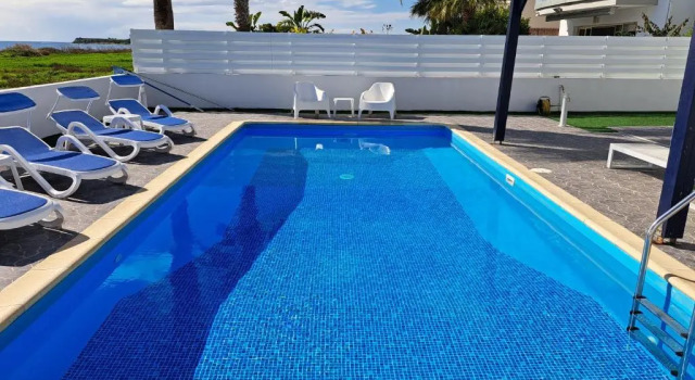 Willa Villa Waves