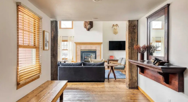 Holly by Avantstay In the Heart of Breckenridge w/ Hot Tub, Game Room & Roof Top Patio Sleeps 24