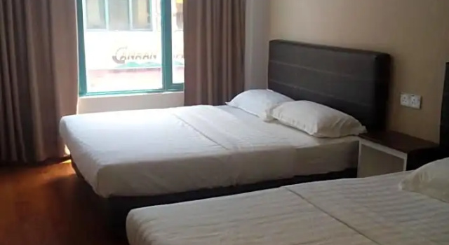 Трёхместный номер Deluxe M Empire Motel
