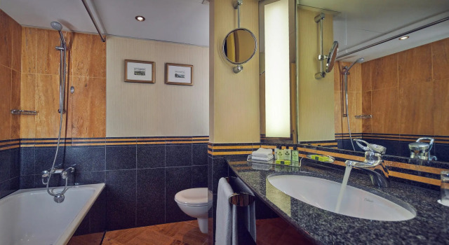 Номер Deluxe InterContinental Frankfurt