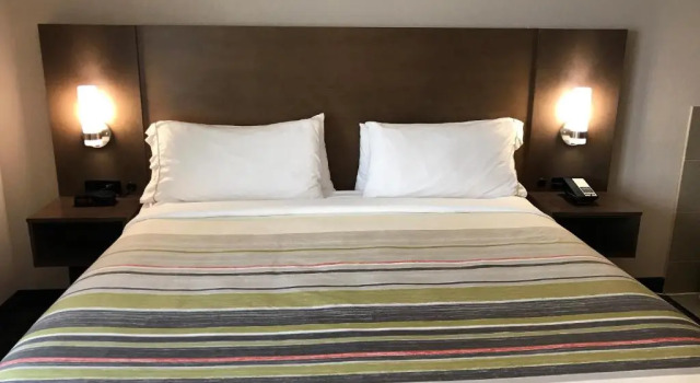 Люкс Country Inn & Suites by Radisson, Mt Pleasant-Racine West, WI