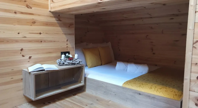 Dream House, Book Hotel Pluzine Pluzine County