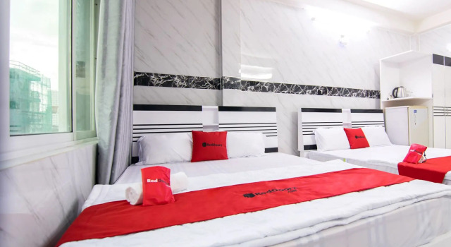 RedDoorz Plus near Ben Thanh Market, Забронировать Отель Отели Хошимина 3 звезды, 3*