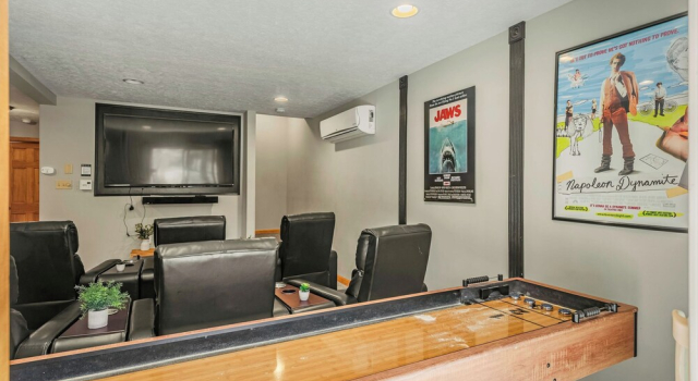 Hickory Haven by Avantstay Hot Tub, Game Room, Theater, Deck, Boek Vakantiehuis Albrightsville Carbon County