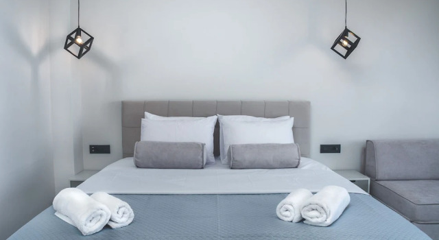 Dionisos Luxury Suites