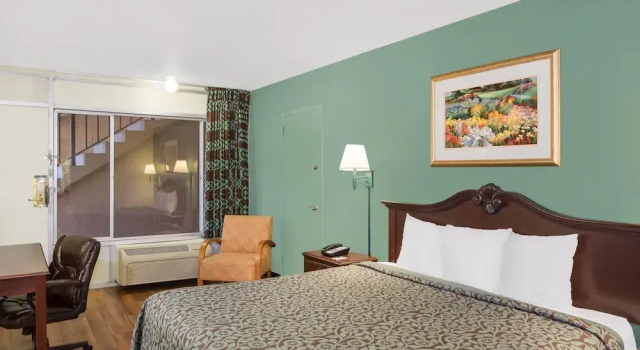 Двухместный номер Travelodge by Wyndham Fort Myers Cape Coral