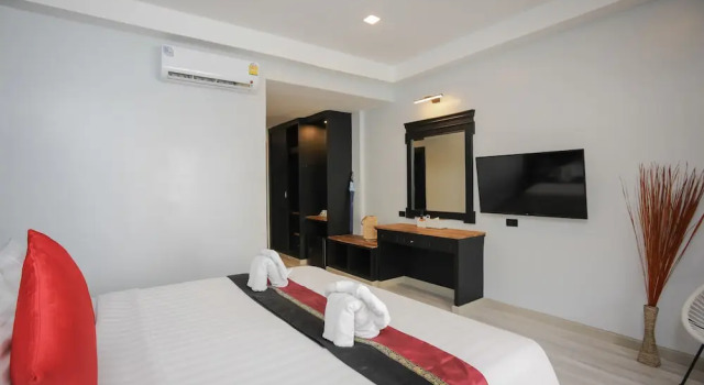 Номер Superior с видом на бассейн ETK Patong Resort