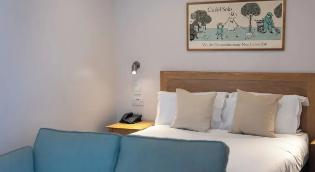 Двухместный номер Standard с балконом County Hotel