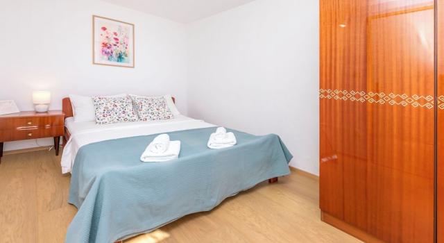 Апартаменты Apartments and Room Milka-Jere