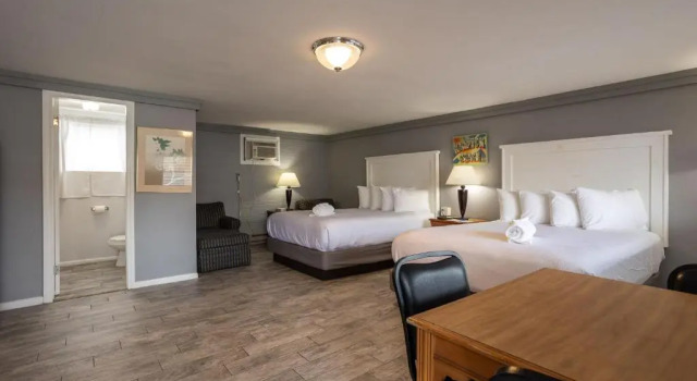 Четырёхместный номер Deluxe The Janmere Motel