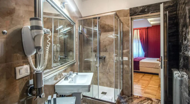 Полулюкс Relais Fontana Di Trevi Hotel
