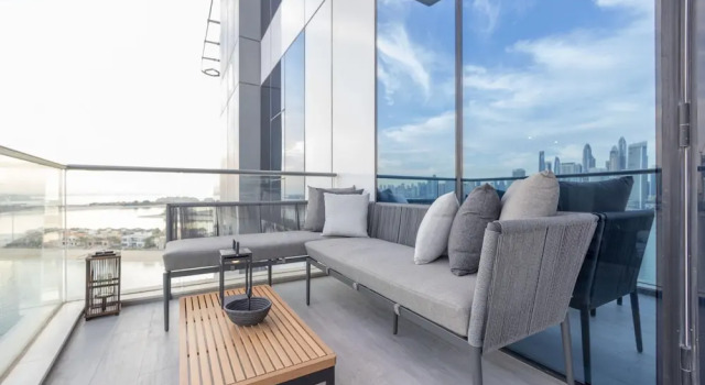 Sophisticated 1BR Palm Apt w Beach Access