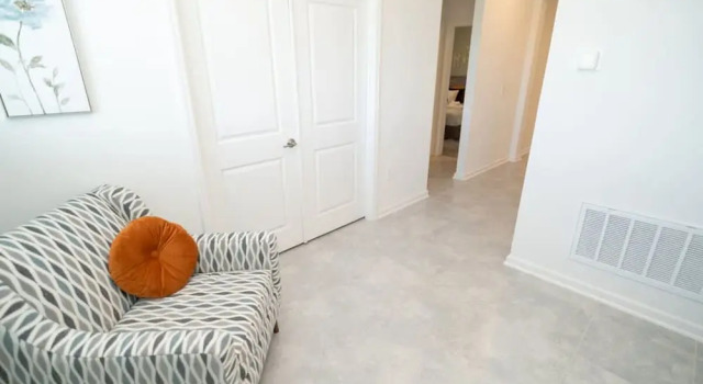 Апартаменты Luxurious Townhouse With Themed Rooms Near Disney