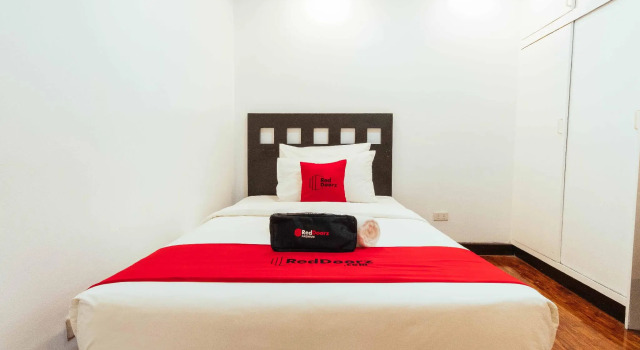 Двухместный номер Standard RedDoorz Premium near Greenbelt Makati