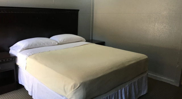 Universal Inn