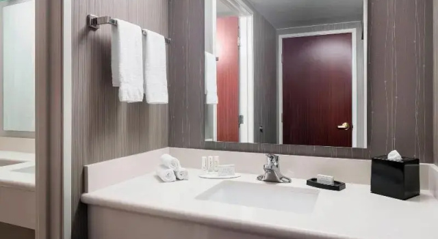 Двухместный люкс c 1 комнатой Courtyard by Marriott Seattle Federal Way